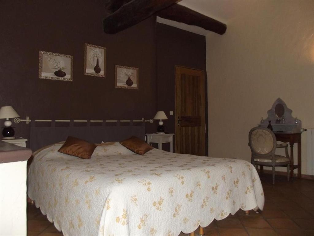 Domaine Saint Victor Hotel La Tour-d'Aigues ภายนอก รูปภาพ