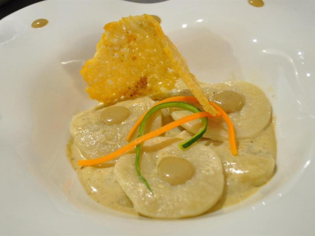 Domaine Saint Victor Hotel La Tour-d'Aigues ภายนอก รูปภาพ