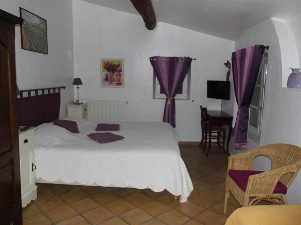 Domaine Saint Victor Hotel La Tour-d'Aigues ภายนอก รูปภาพ